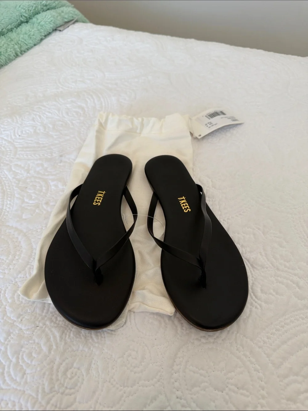 TKEES Black Slim Strap Flip Flops - Picture 1 of 3